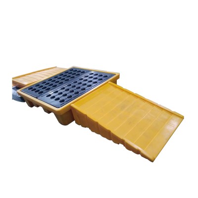 Chemical storage drum spill pallet ramp